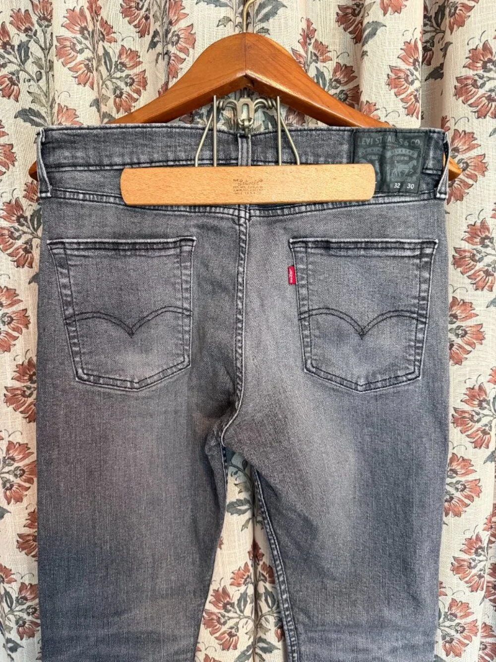 Levis men size